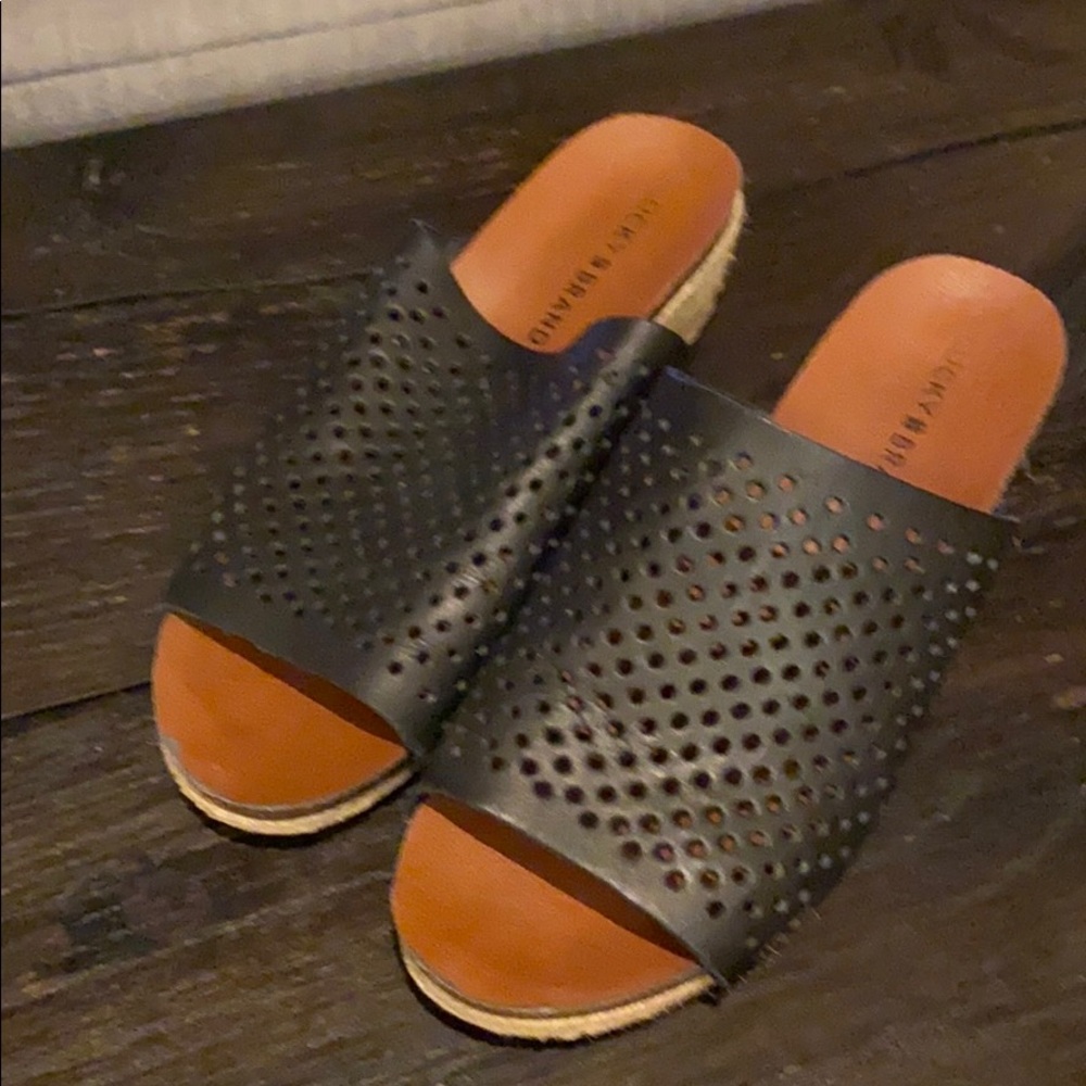 Lucky Brand slides